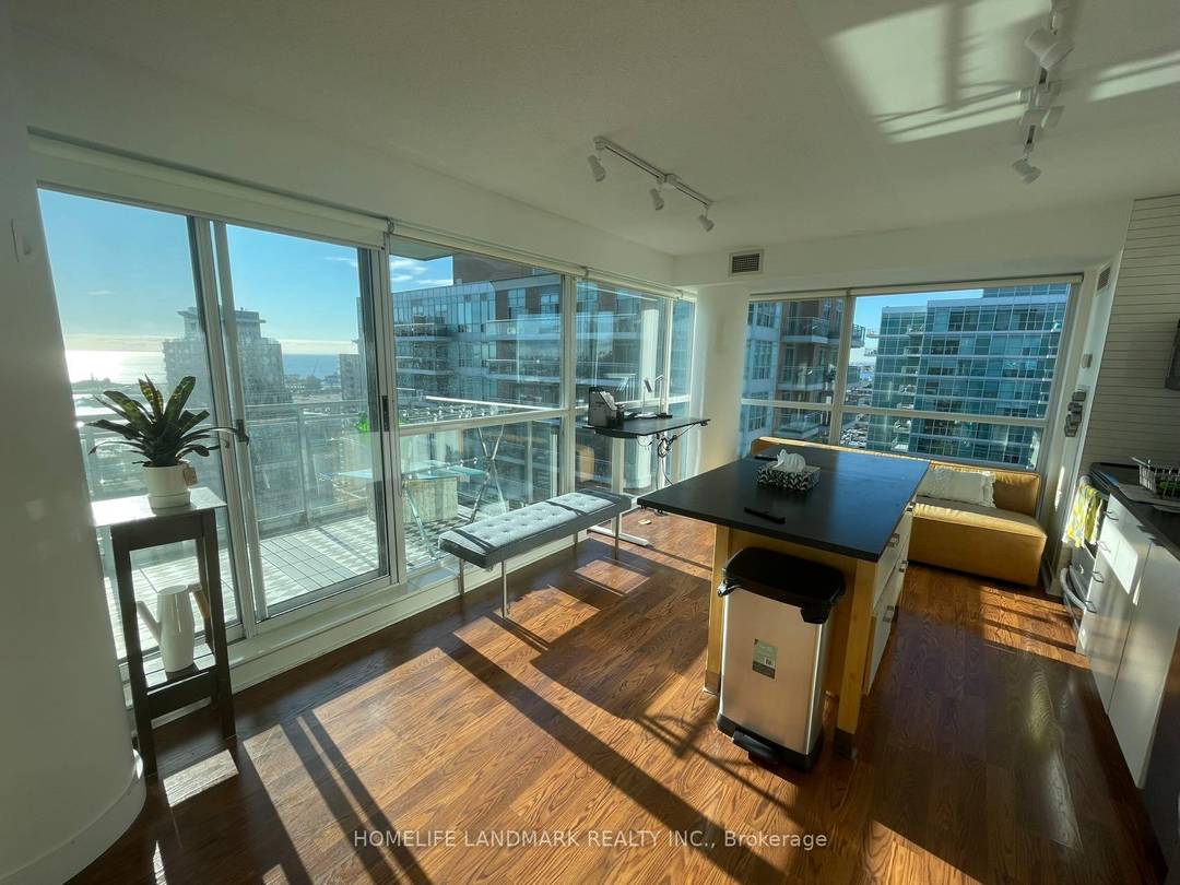 Fabulous 2 Bedroom, 1 Bath Condo In Trendy Liberty Village.