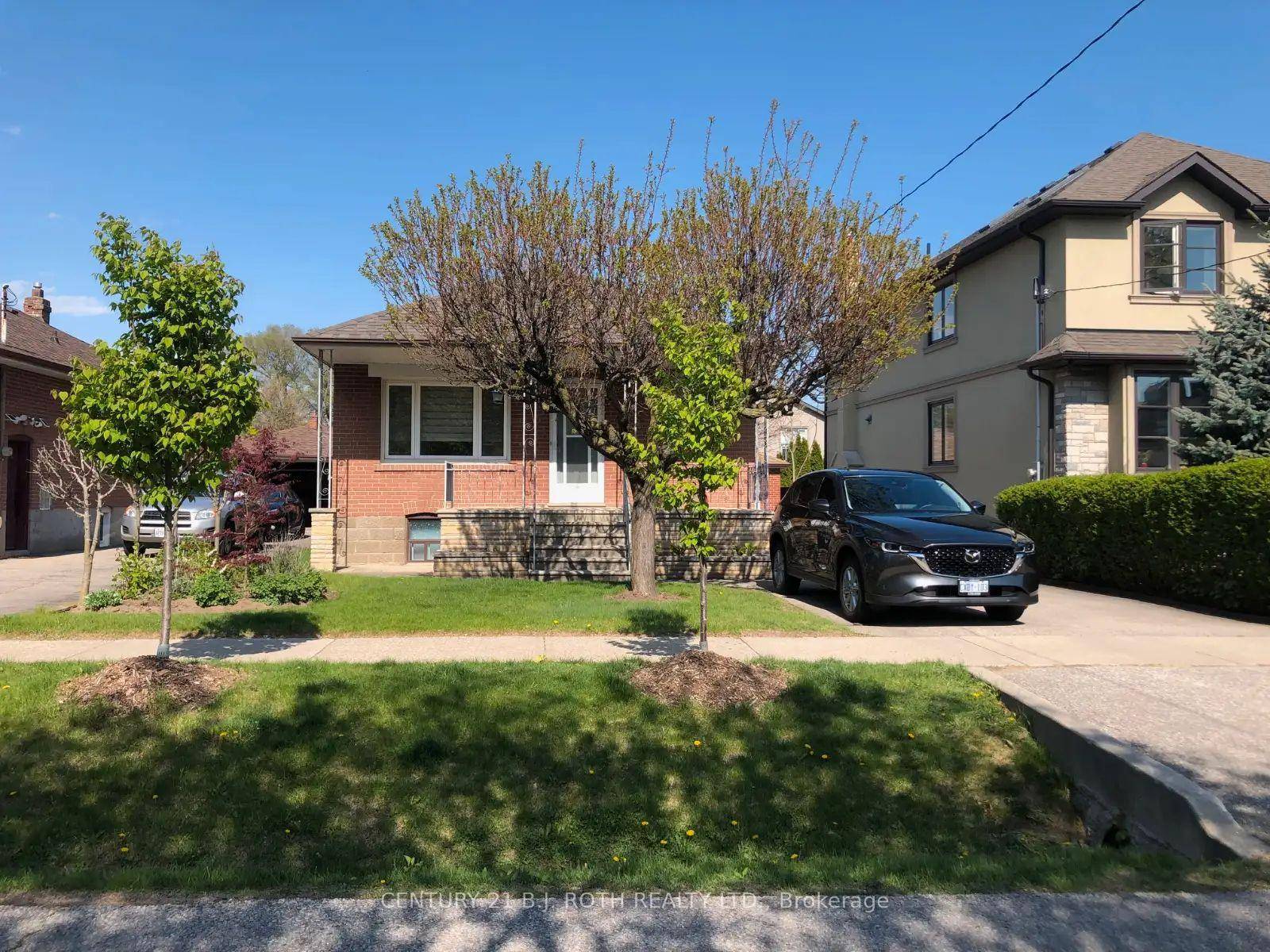 Located on a quiet residential street just 25 minutes from downtown Toronto, this bright and furnished 1 bedroom basement apartment offers comfort, privacy, and exceptional convenience.