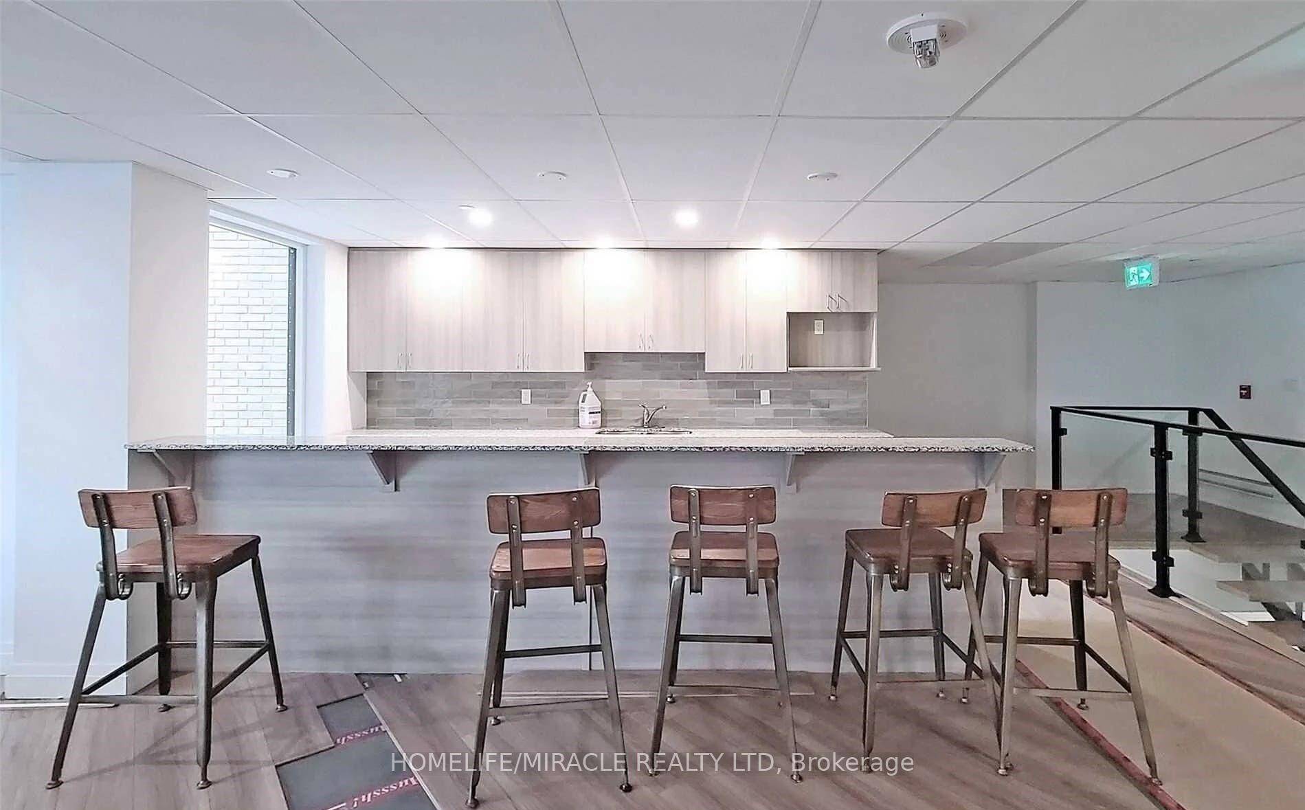 Less than 5 year old 2 bed rooms condo unit with two full bathrooms.