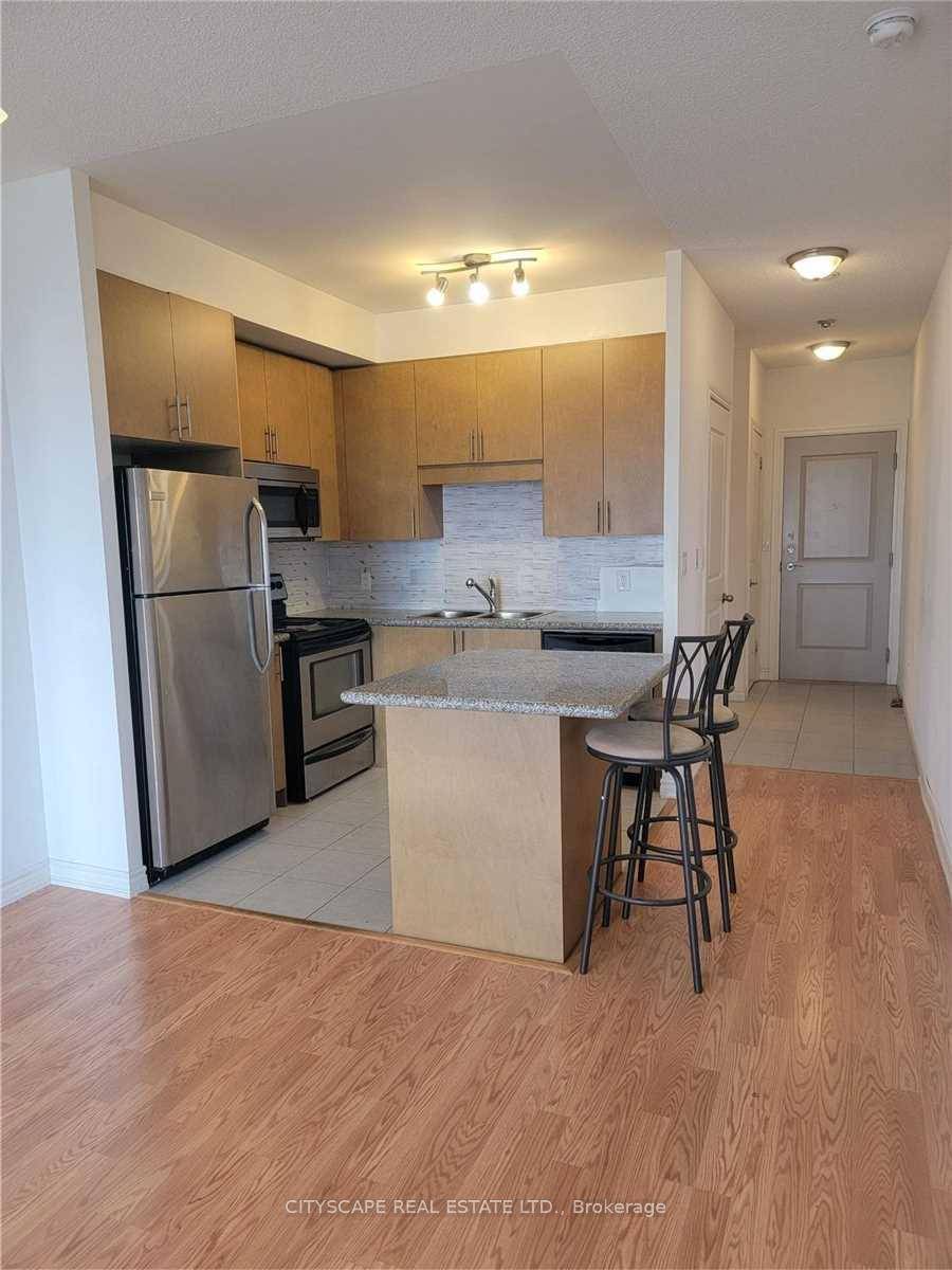 Luxury Rosewood Condo, Bright and spacious 2 Bedroom unit with 2 Full Baths.