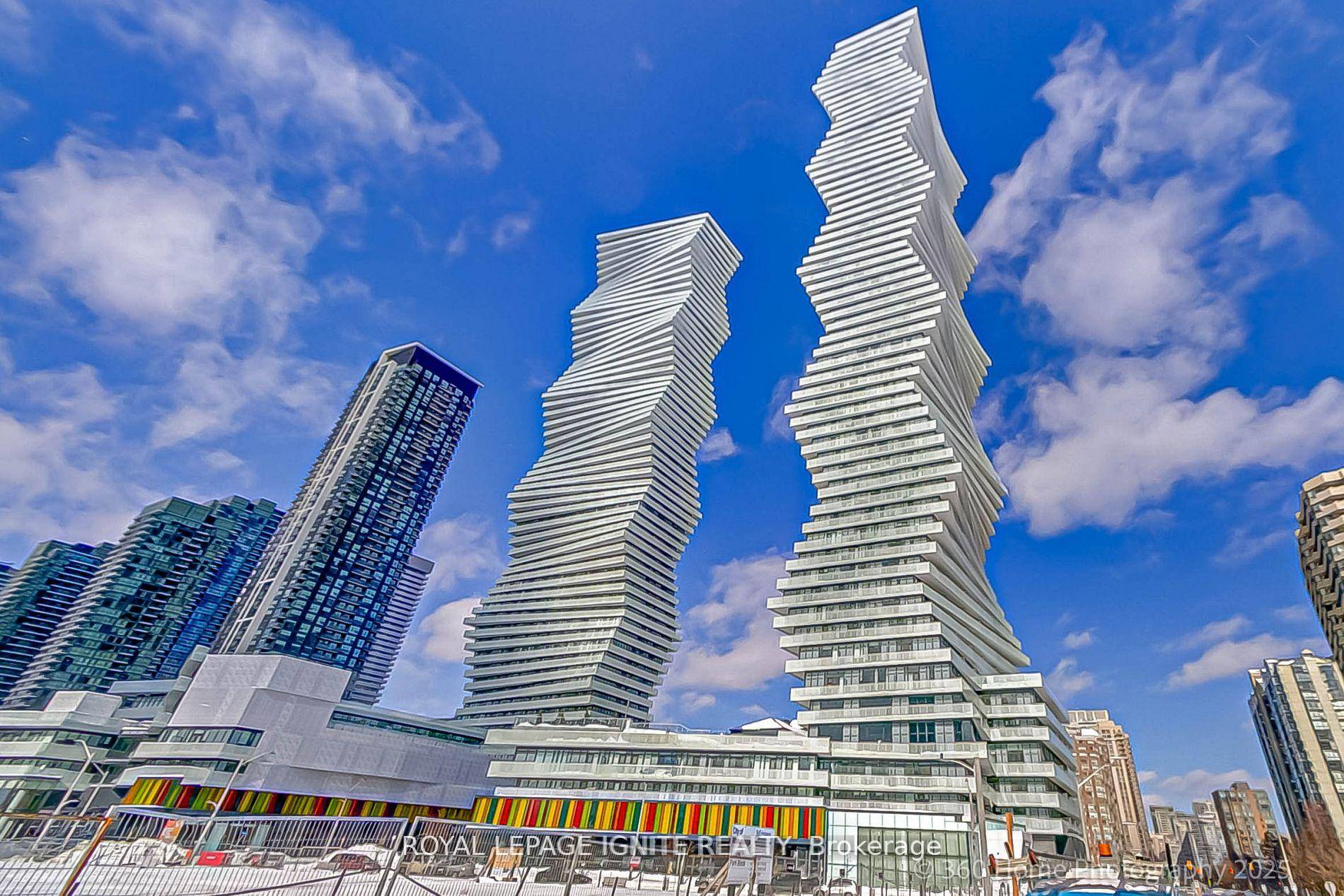 Beautiful 1 Bedroom Condo In The luxurious M2 Building In Heart of Mississauga Boasting A Stunning Breathtaking And Spectacular 40th Floor View !