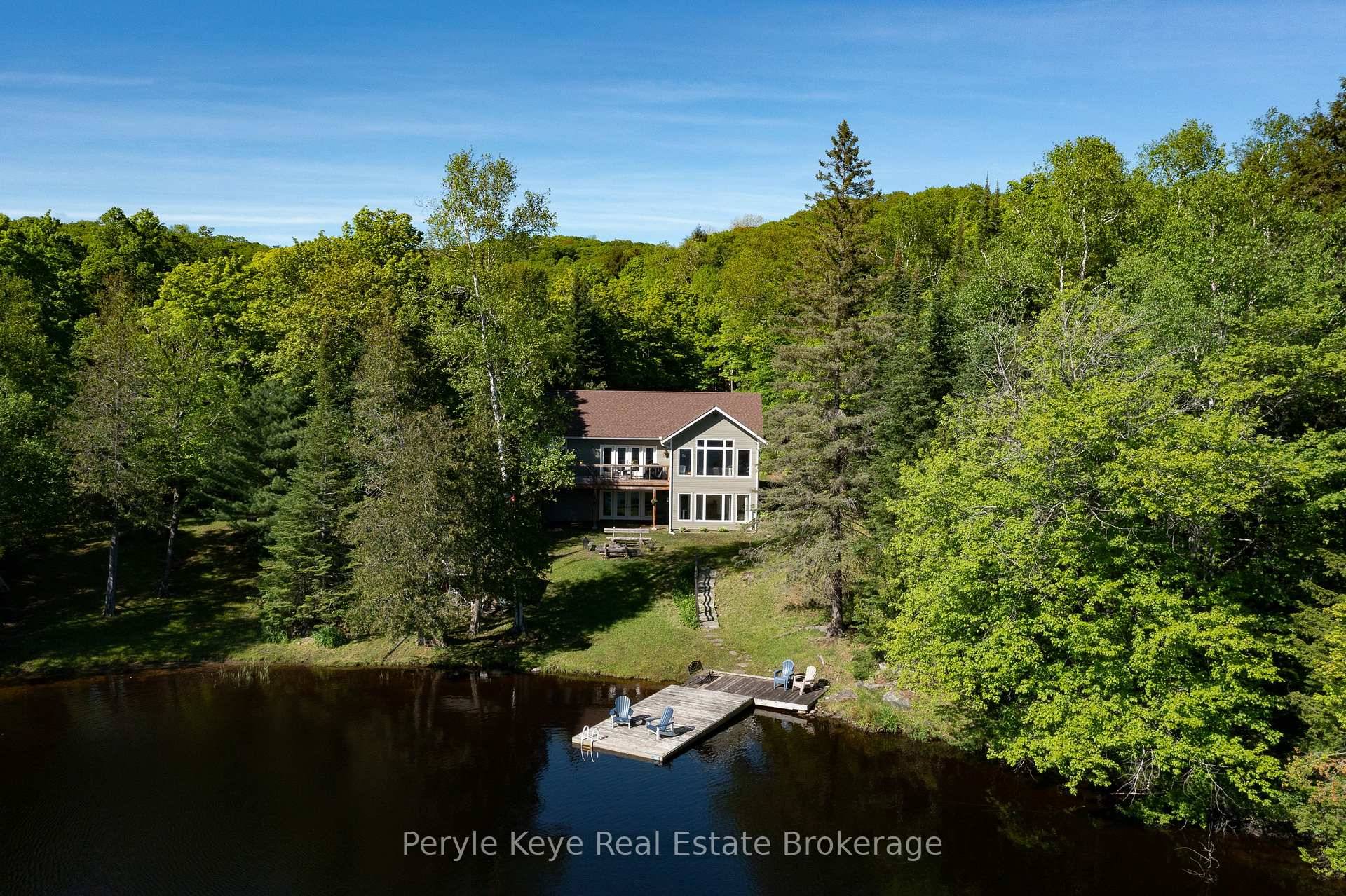 Did you know that you can boat from Paint Lake into Lake of Bays ?