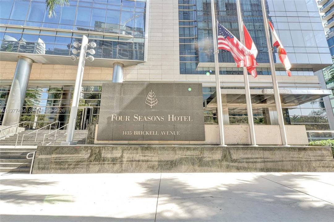 Experience the perfect blend of sophistication and comfort in this elegant studio at the Four Seasons Brickell.