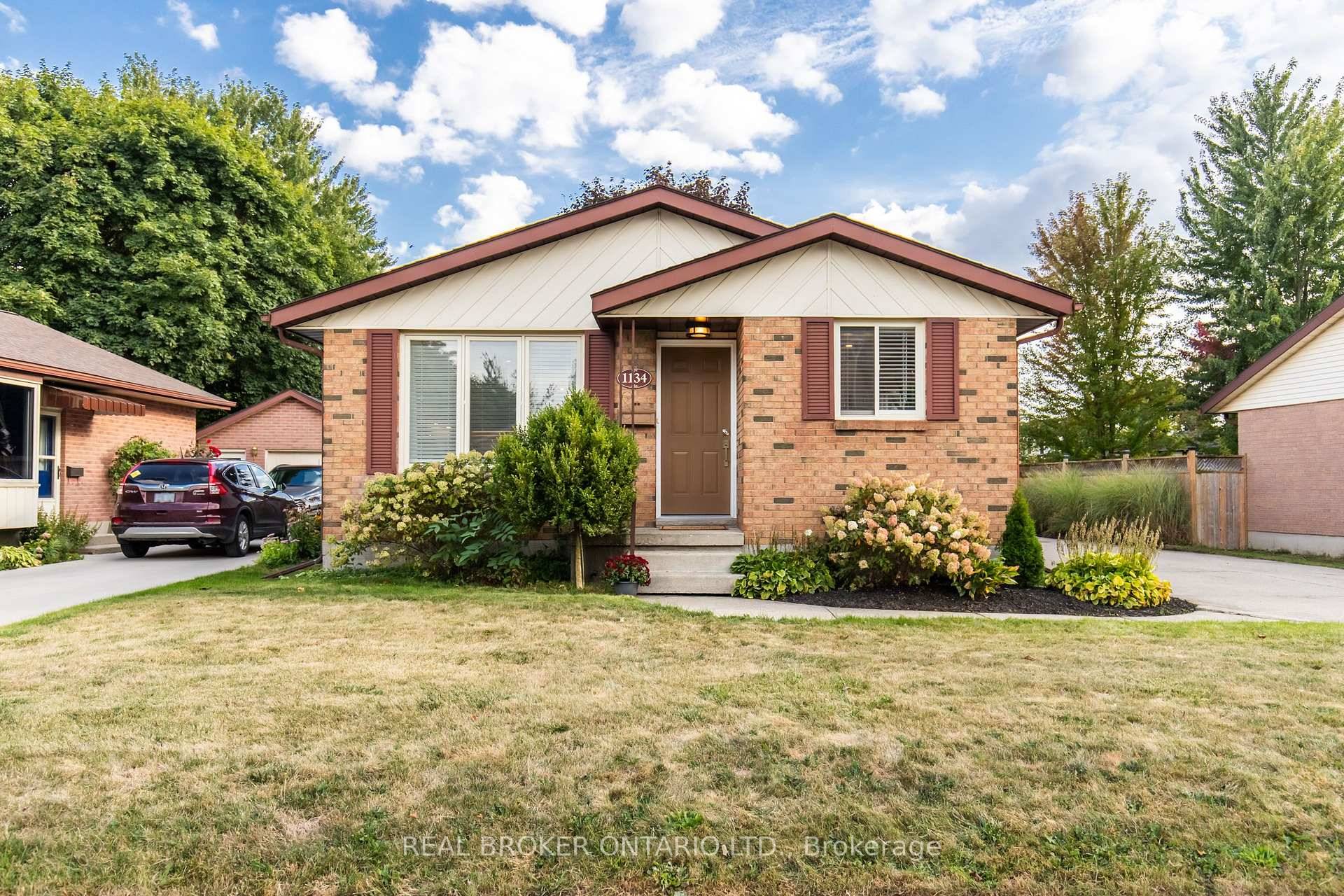 Bright, open, and designed for family living, 1134 Mohawk Street is a 4 level backsplit with over 2, 200 sq ft of total living space !
