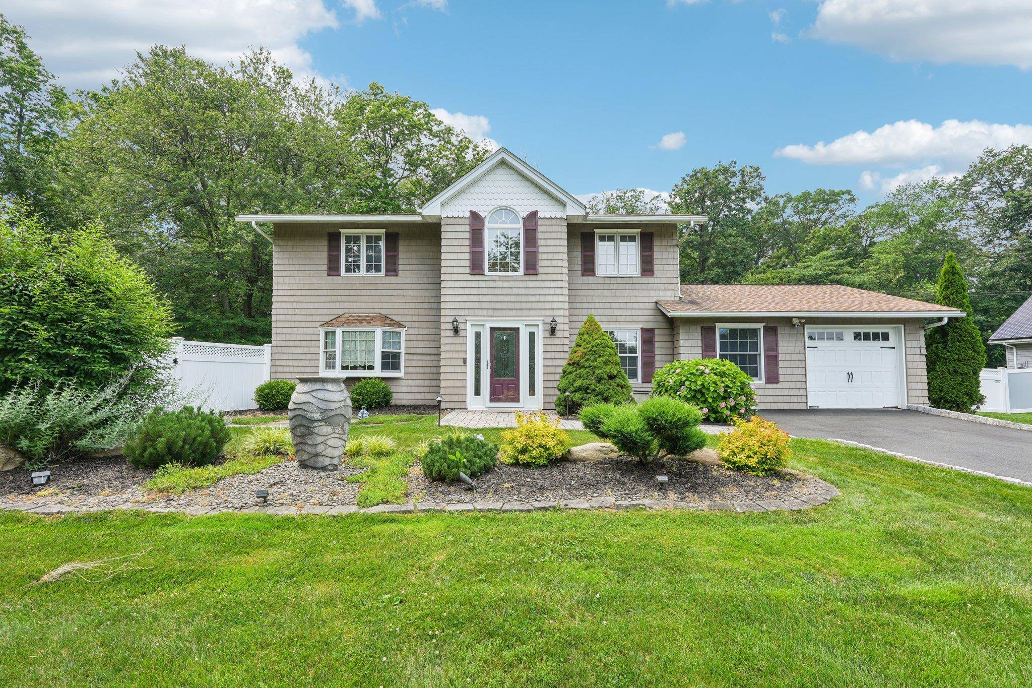 Welcome to Brenda Lane in Bardonia !