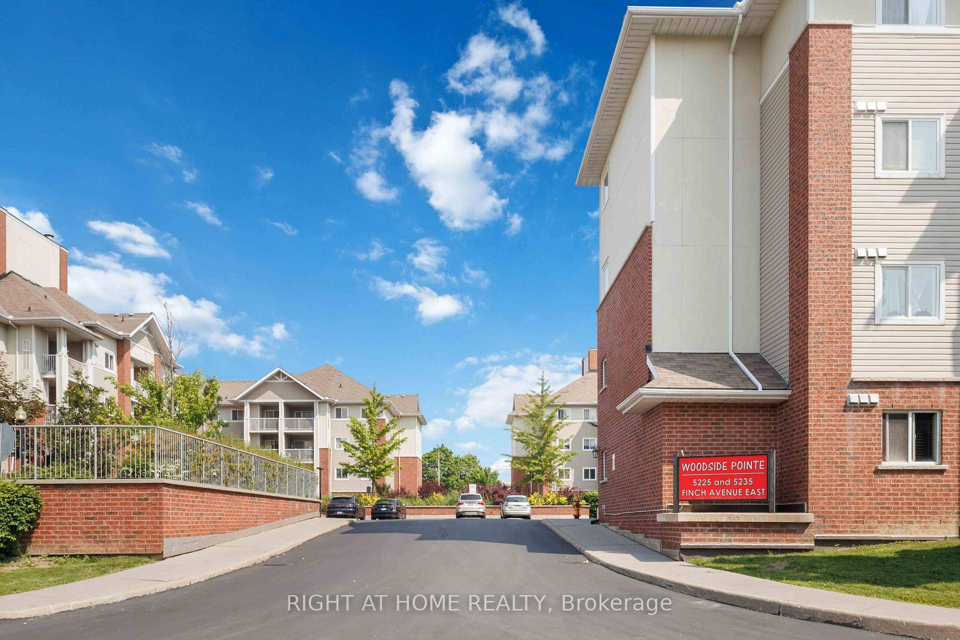 Stunning amp ; Upgraded 2BR Den with 2 parking is one of the Biggest Suite In Highly Sought After Woodside Pointe Condos !