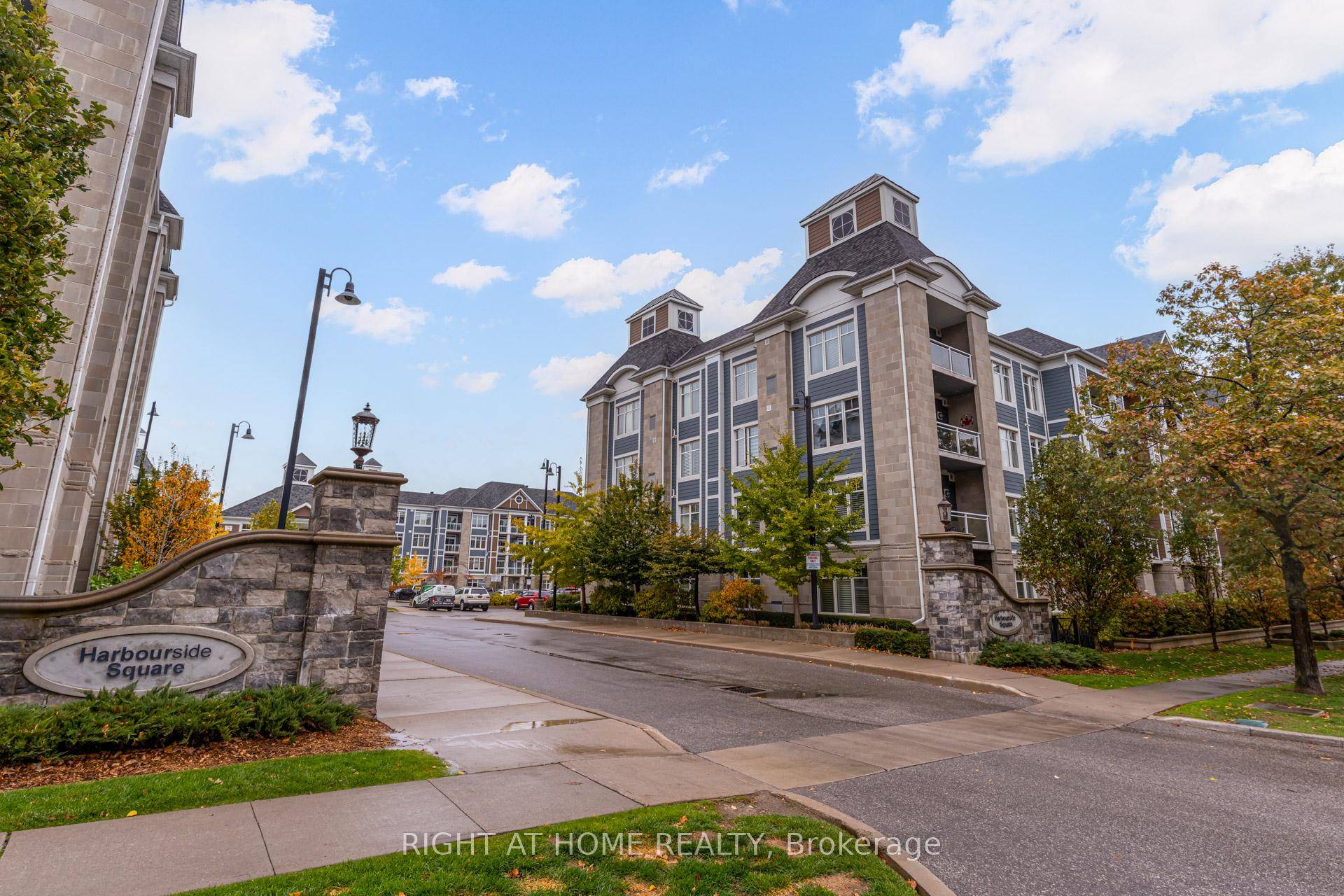 Experience Lakeside Living at Its Best !