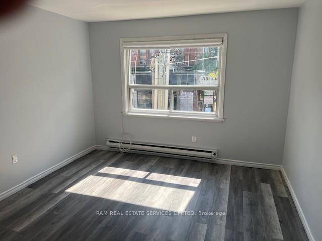 Fabulous opportunity to live, work and play in an Urban street front node, with coffee shops, restaurants', clubs, and shopping.