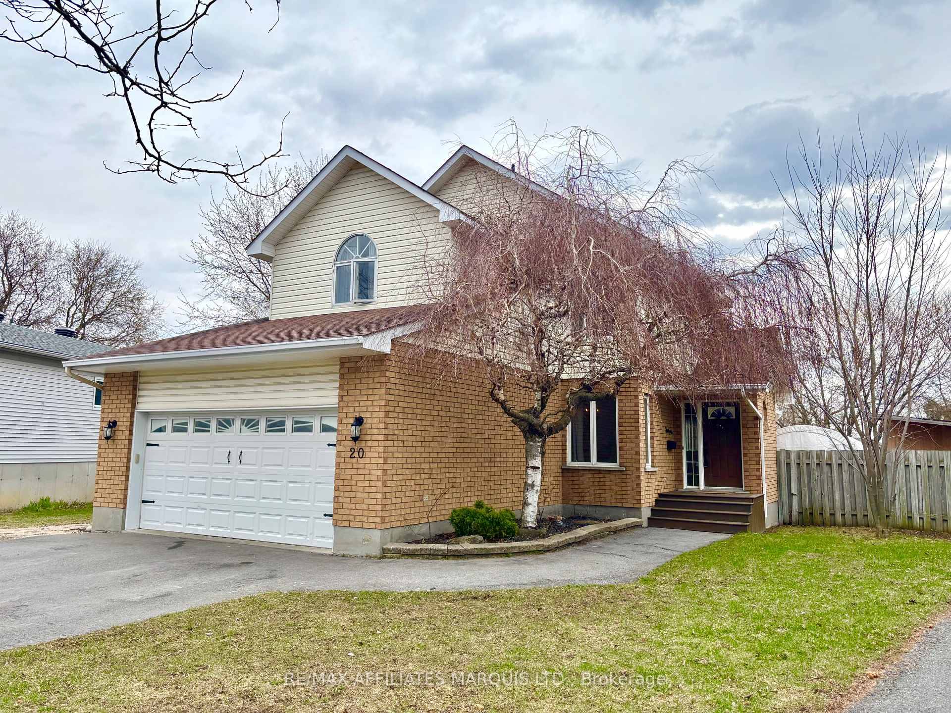 Welcome to 20 Forestdale Crescent !