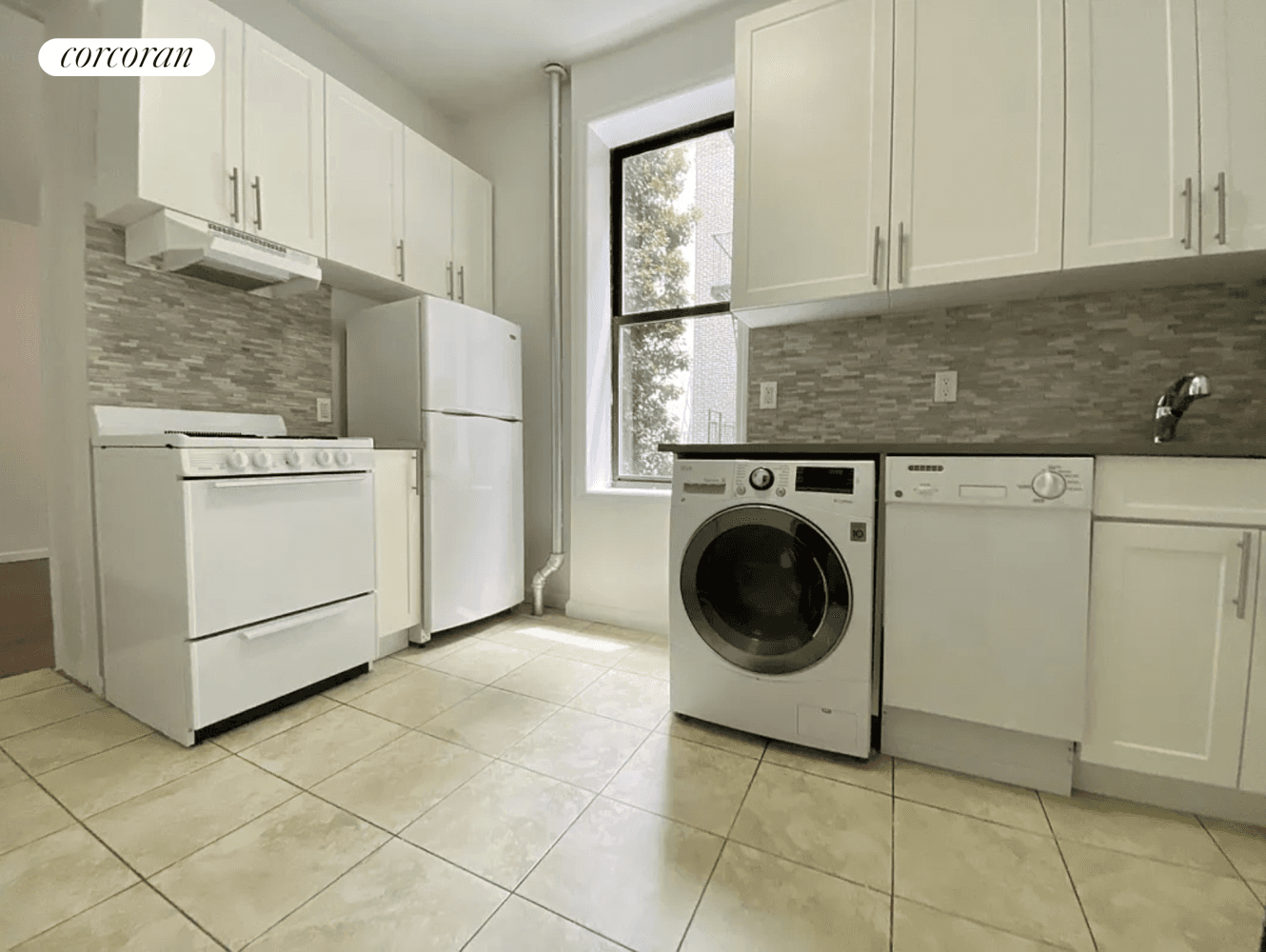 Bright 2 bedroom apartment with IN UNIT WASHER DRYER !
