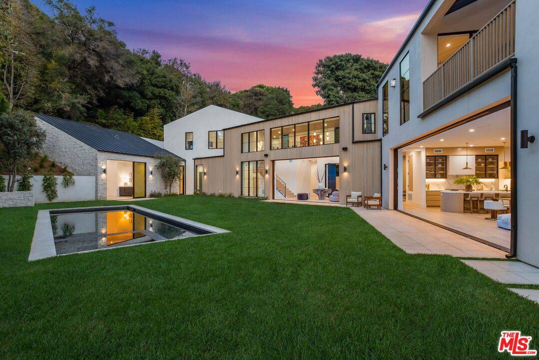 1749   Mandeville Ln 5BR Brentwood La