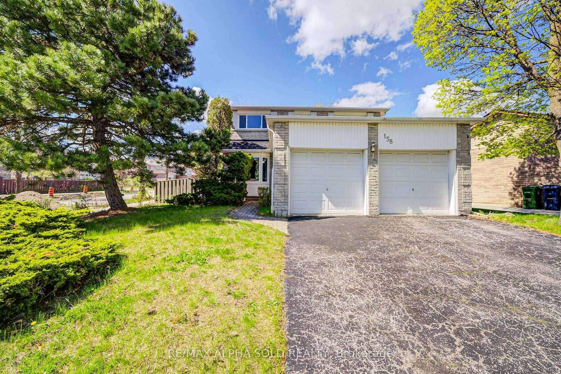 Welcome to this beautifully upgraded detached home offering 4 3 bedrooms and 4 parking spaces.