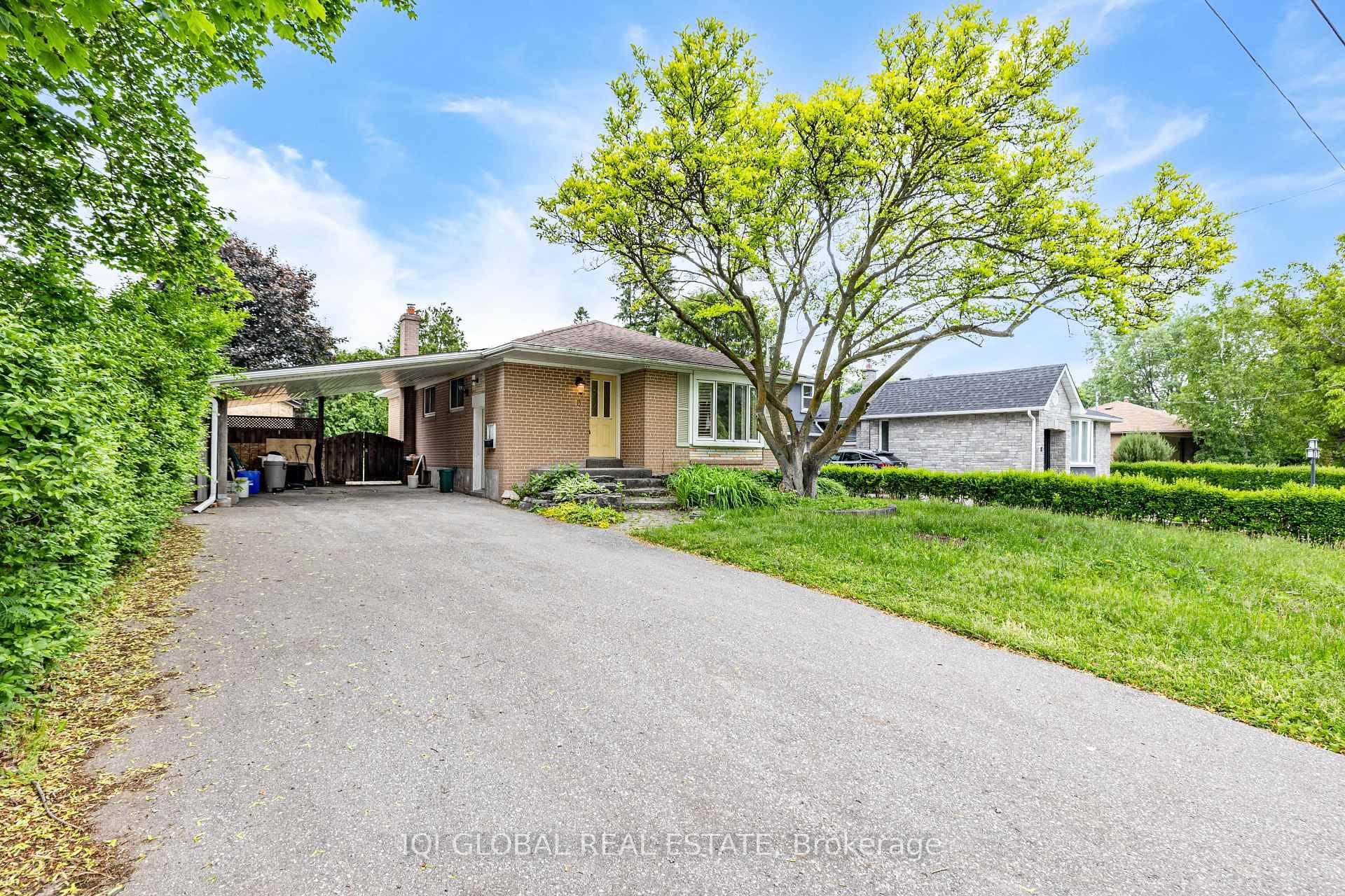 Modern, Spacious, Renovated 2 Bedroom Apartment With Separate Entrance In The Heart Of Aurora Highlands, family friendly Neighborhoods.