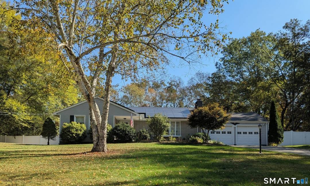 Welcome to this well maintained 3 bedroom, 2 full bath ranch style home located in a desirable Oxford neighborhood.