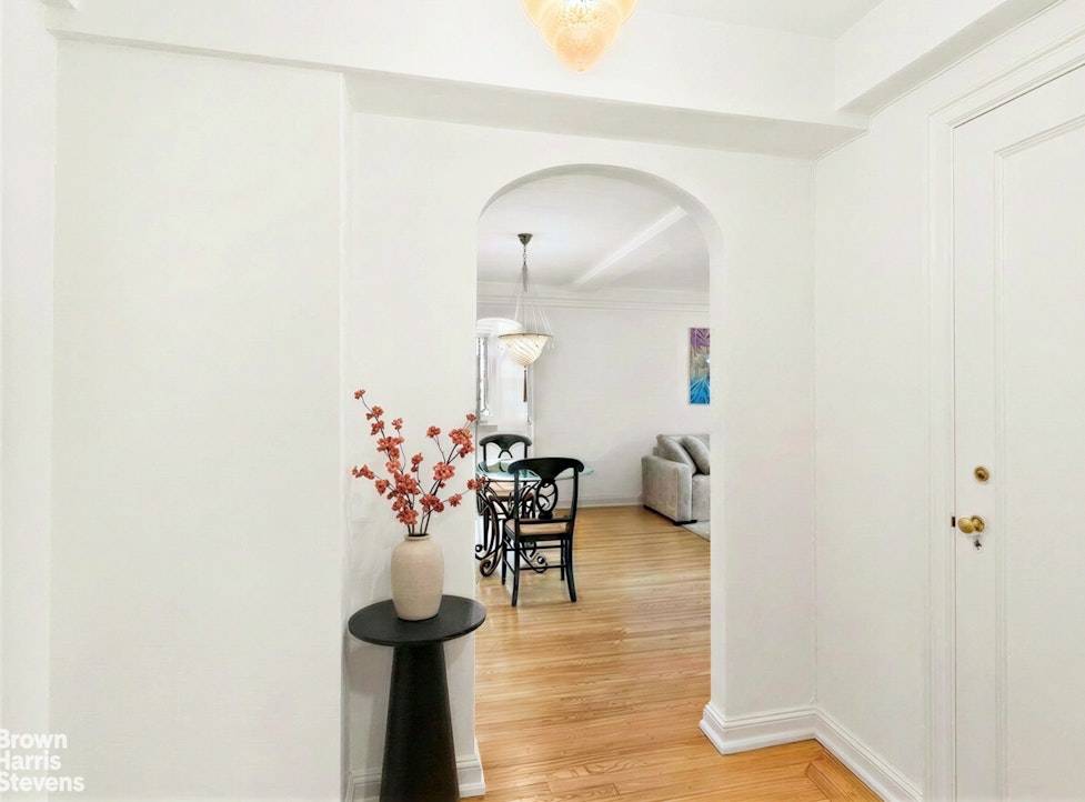 NEW TO THE MARKET A SPACIOUS, WELL PRICED PRE WAR ONE BEDROOM RESIDENCE A charming pre war one bedroom apartment in the renowned Eastgate complex, designed by Emery Roth.