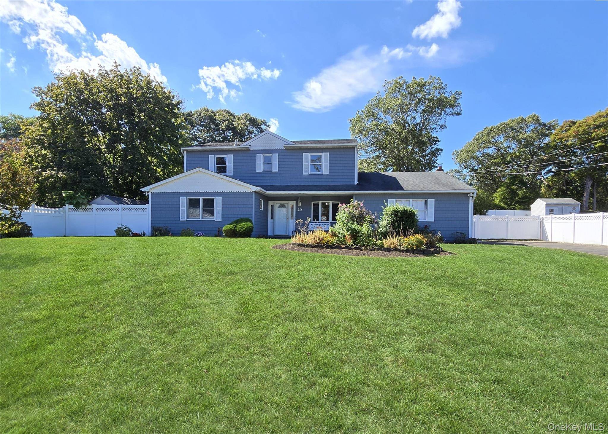 ENORMOUS 6 BEDROOM, 2. 5 BATH COLONIAL tucked away at the end of a quiet Cul de sac where you ll finally get some peace !
