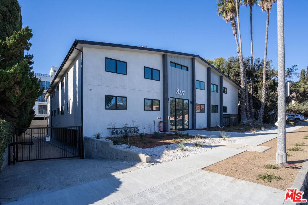 847 S Sherbourne Dr 33.0 Beverlywood LA