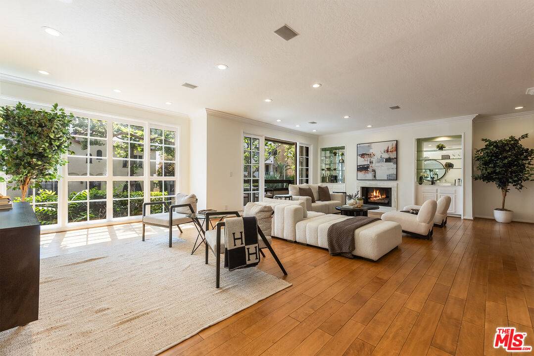 133 S Oakhurst Dr 3BR Beverly Hills La