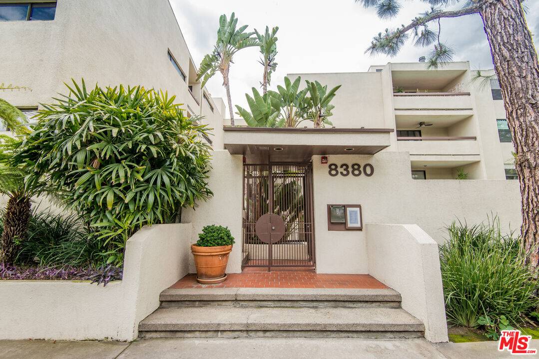 8380  W Waring Ave 1BR Sunset Strip La