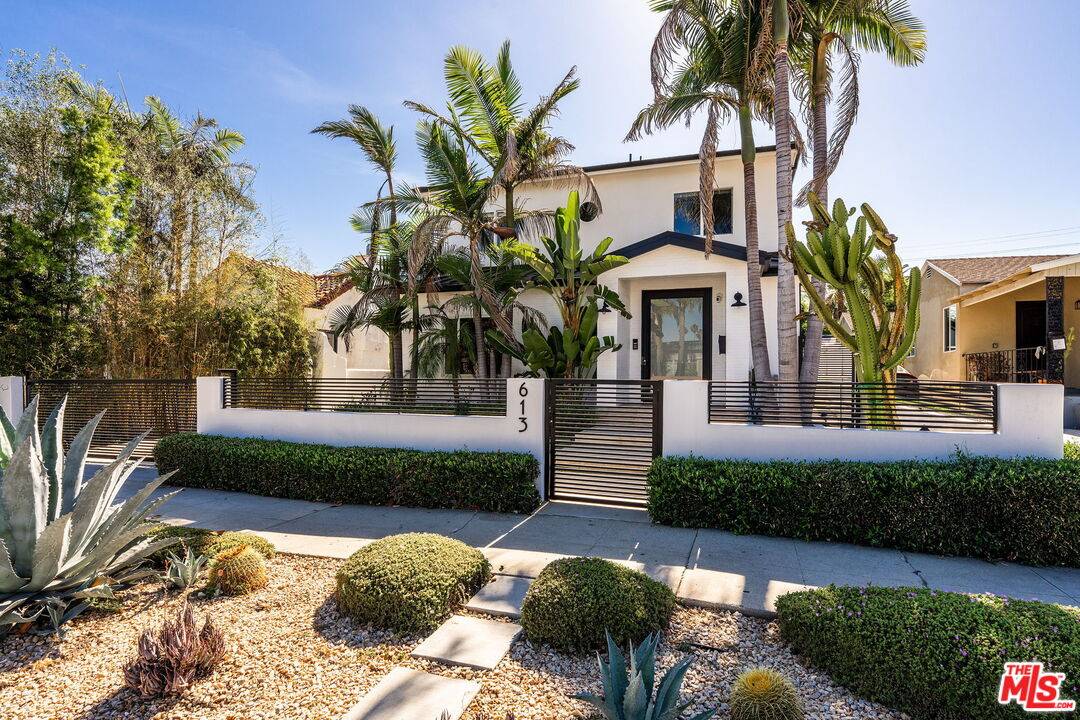 613 N Gardner St 4BR Hancock Park La