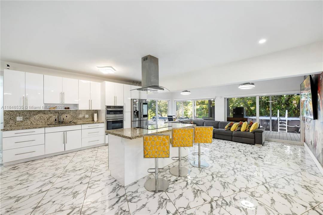Exceptional waterfront opportunity in North Miami !