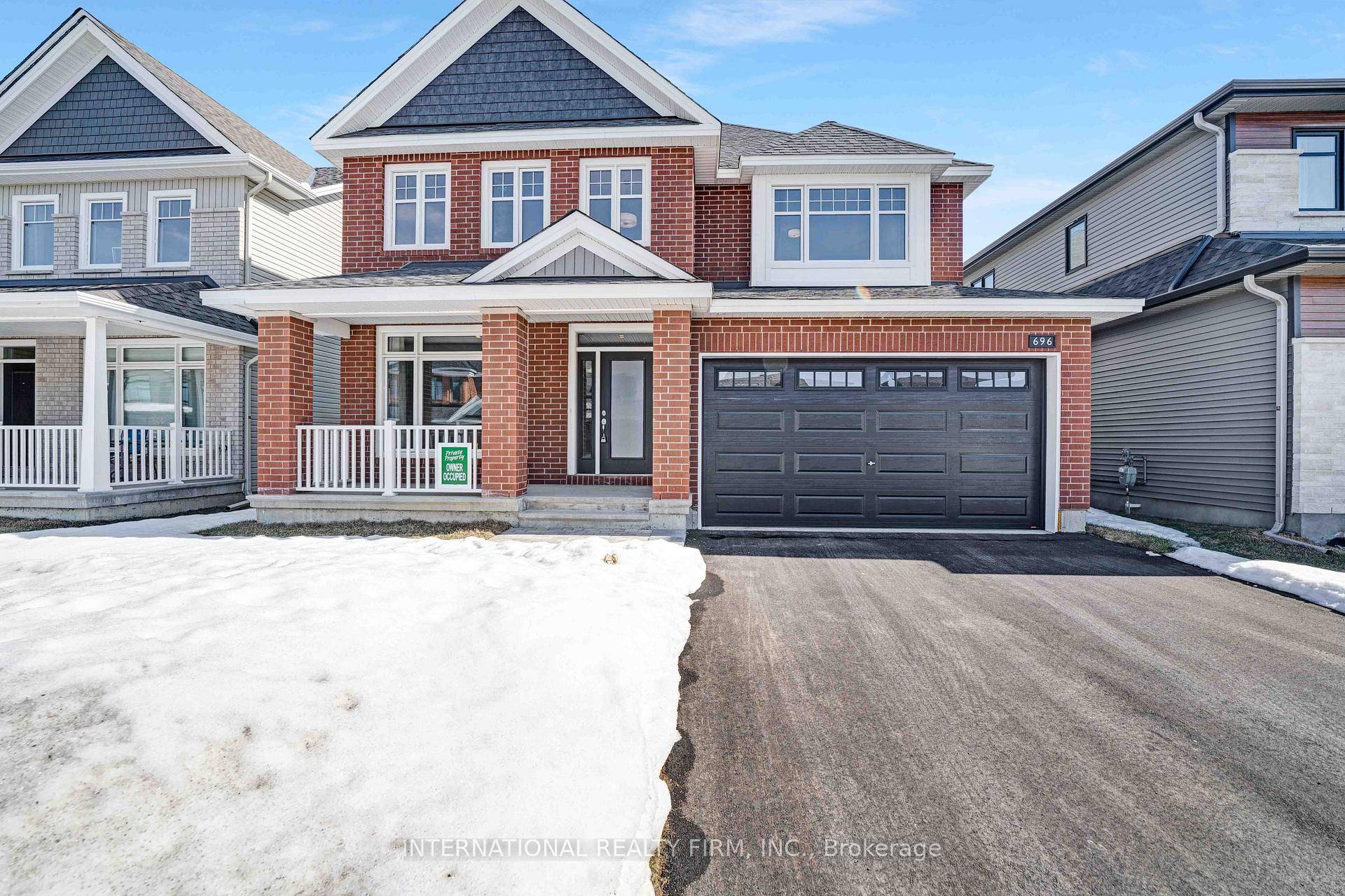 Luxury Oxford Model by Tamarack in a family oriented neighborhood awaits its new owners.