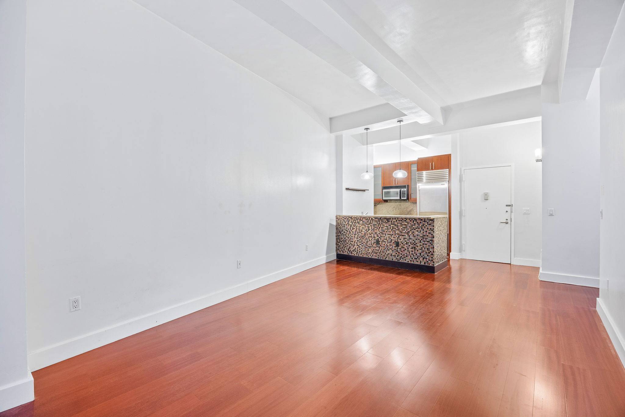 Tucked away in its own private hallway, this 1 bedroom, 1 bath home at The South Star offers rare peace and quiet in the heart of the Financial District.