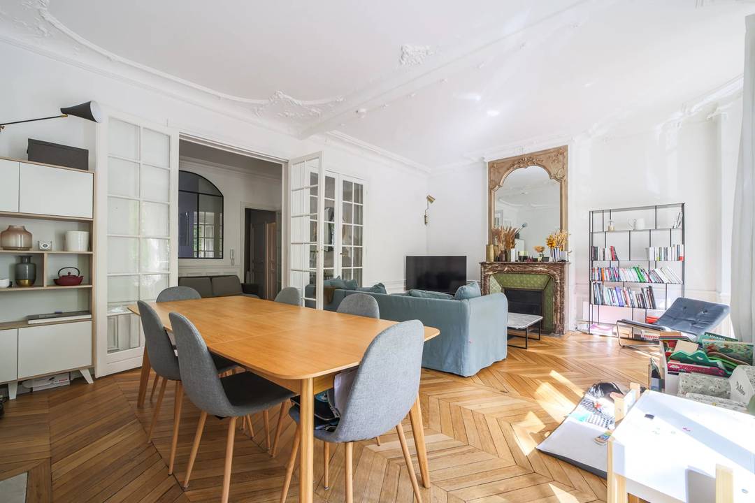 BOULEVARD RASPAIL : 4 pièces en parfait état, 14e