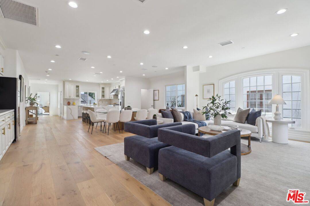 916 S Rimpau Blvd 4BR La