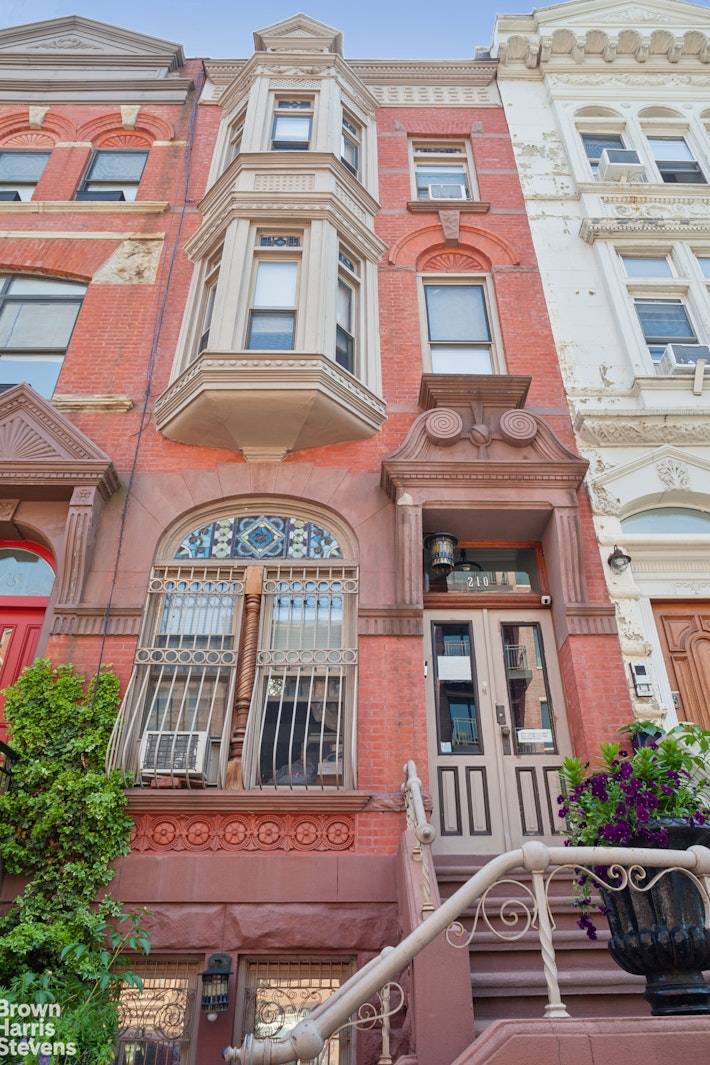 This meticulously restored Victorian era brownstone is absolutely enchanting.