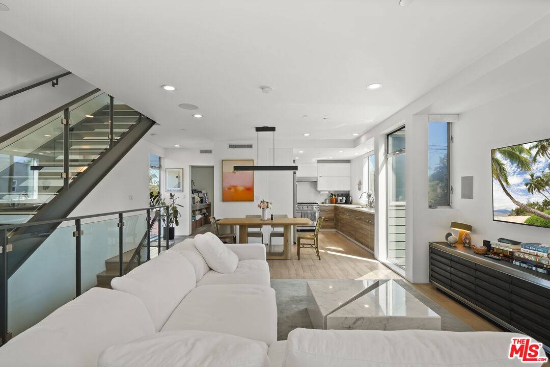 724 California Ave 3BR Marina Del Rey La