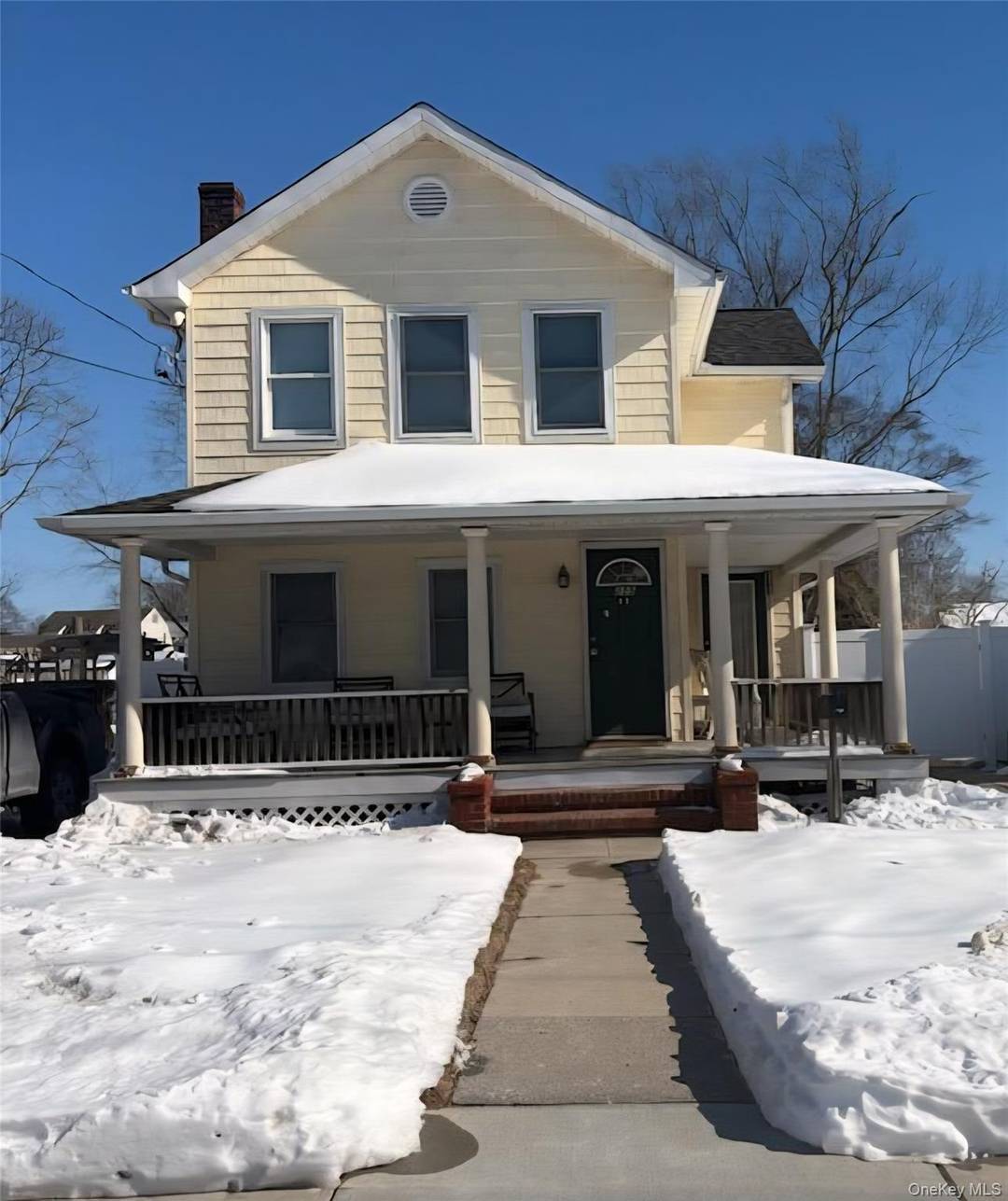 Lovely styled Colonial, Beautiful Oak floors throughout, 3 full bedrooms, 3 full baths, Many upgrades, Large Kitchen with Island, Family Room, Living Room, Foyer, Open floor plan, beautiful staircase, relaxing ...