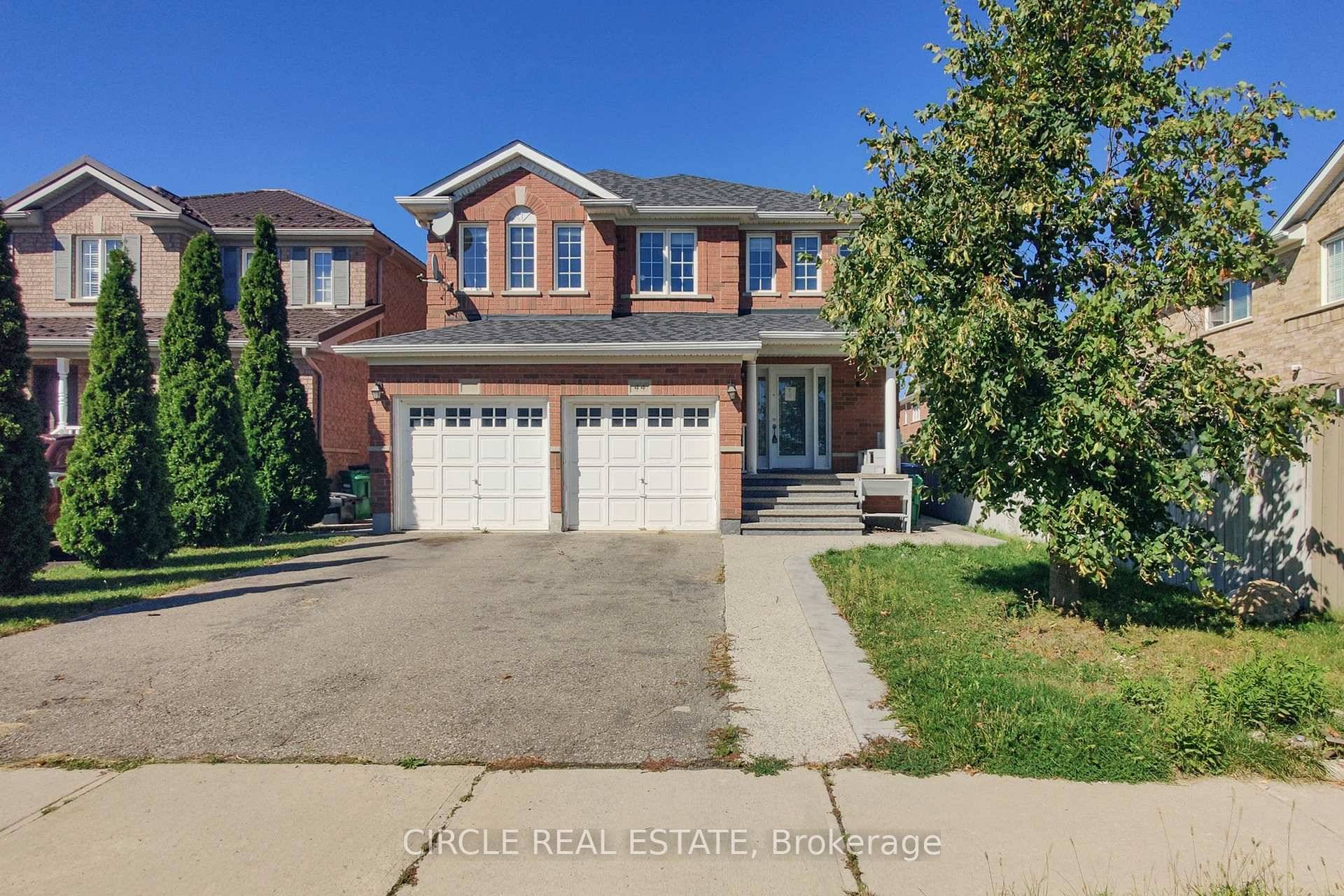 Welcome to 44 Conklin Dr a beautifully maintained detached home that perfectly blends style and functionality !