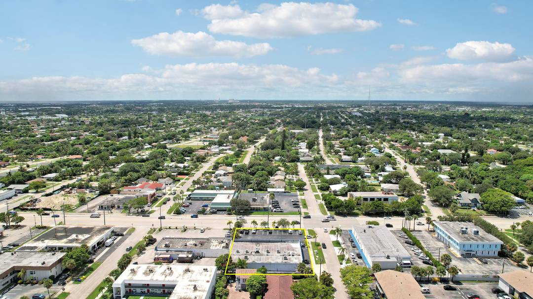 415 Federal Hwy A, is Prime retail building in LakePark offering 7, 412 sq ft on a 0.