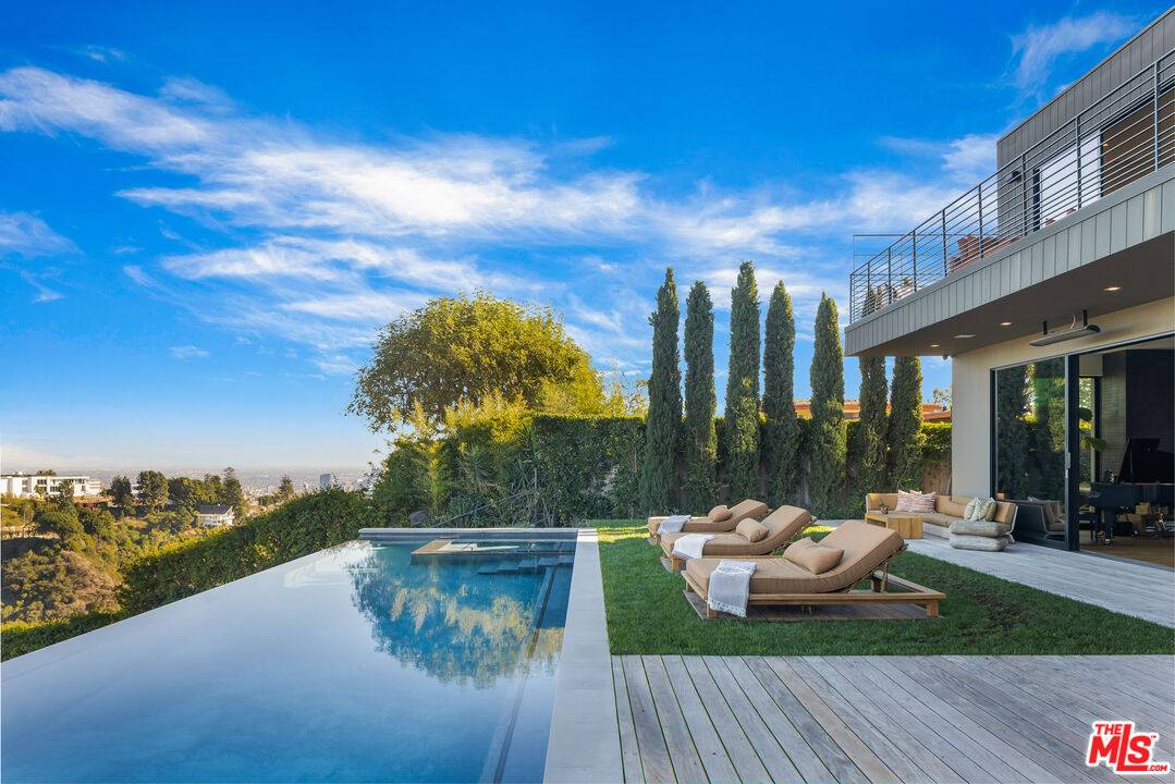 1030 Somera Rd 6BR Bel Air La