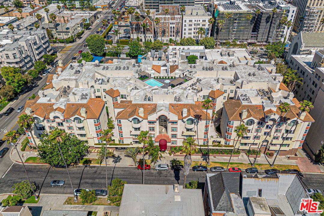 620  S Gramercy Pl 2BR Hancock Park La