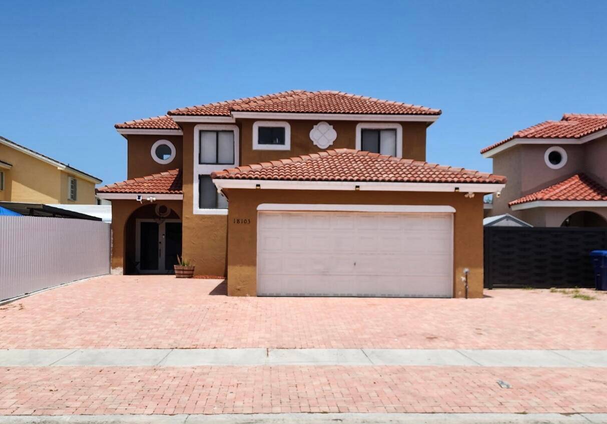 Welcome to this spacious and versatile home in the heart of Miami !