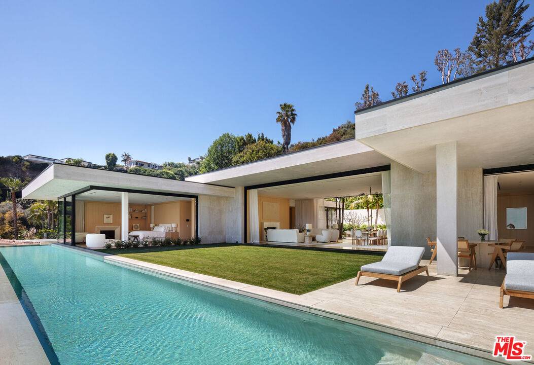 8905   Devlin Pl Hollywood Hills East LA
