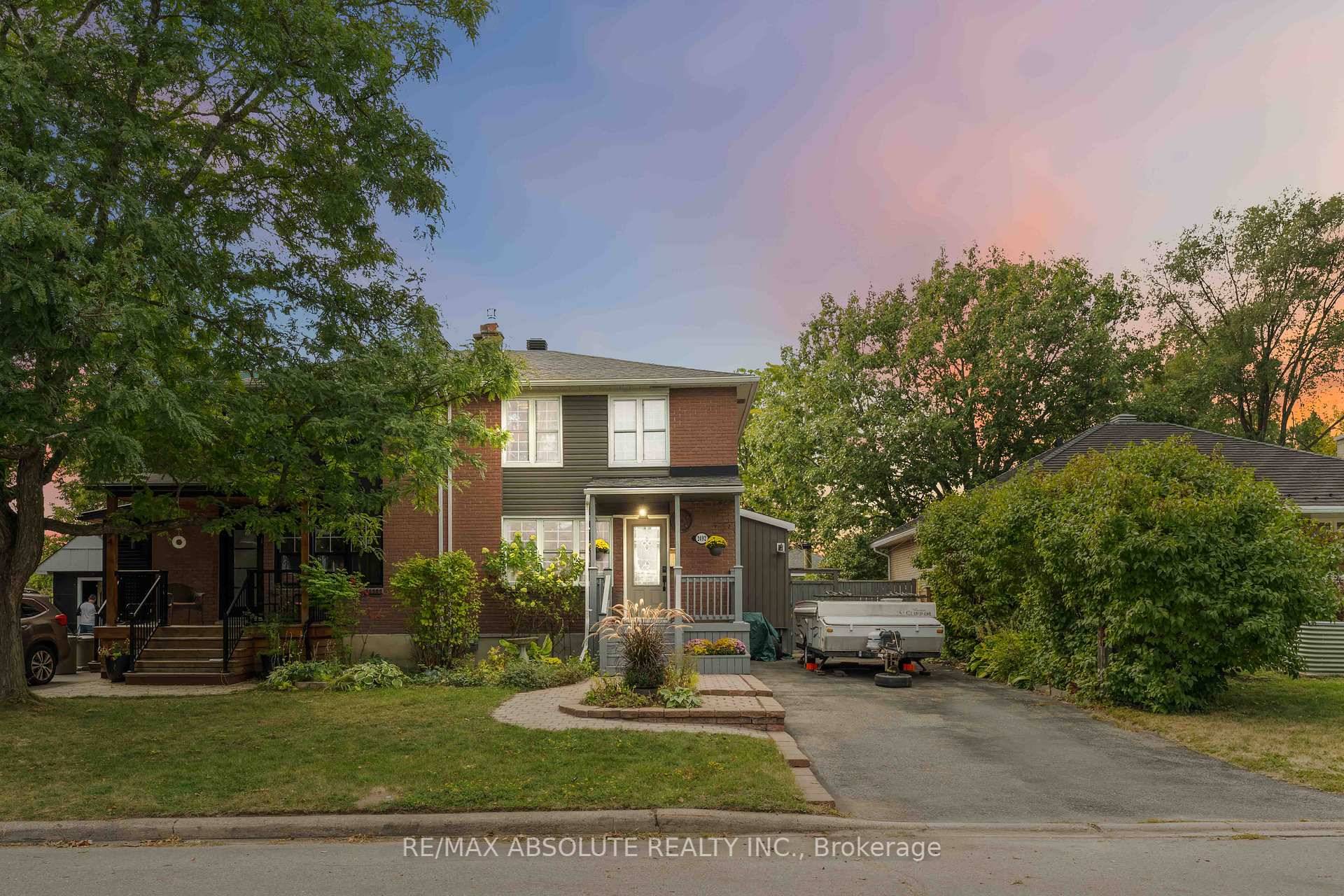 Beautifully maintained semi detached home in a highly sought after neighbourhood !