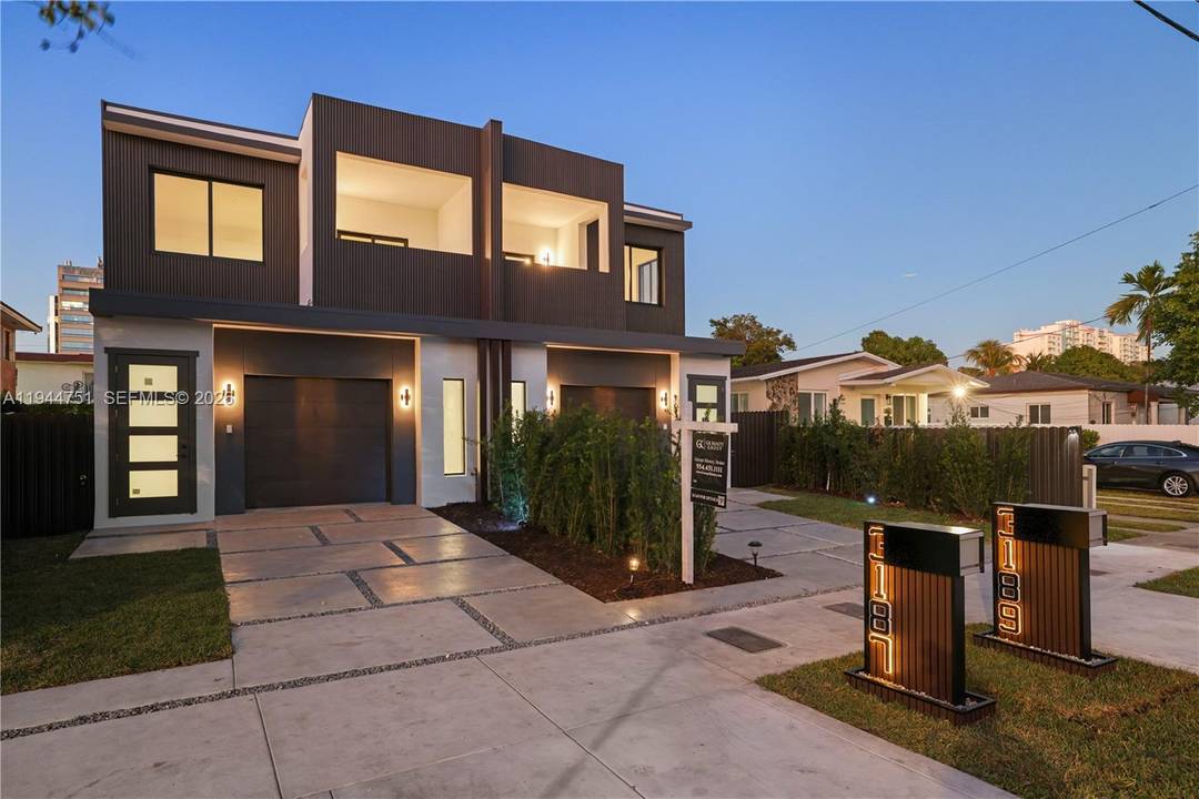 Experience the ease of true new construction in one of Miami s most connected residential pockets.