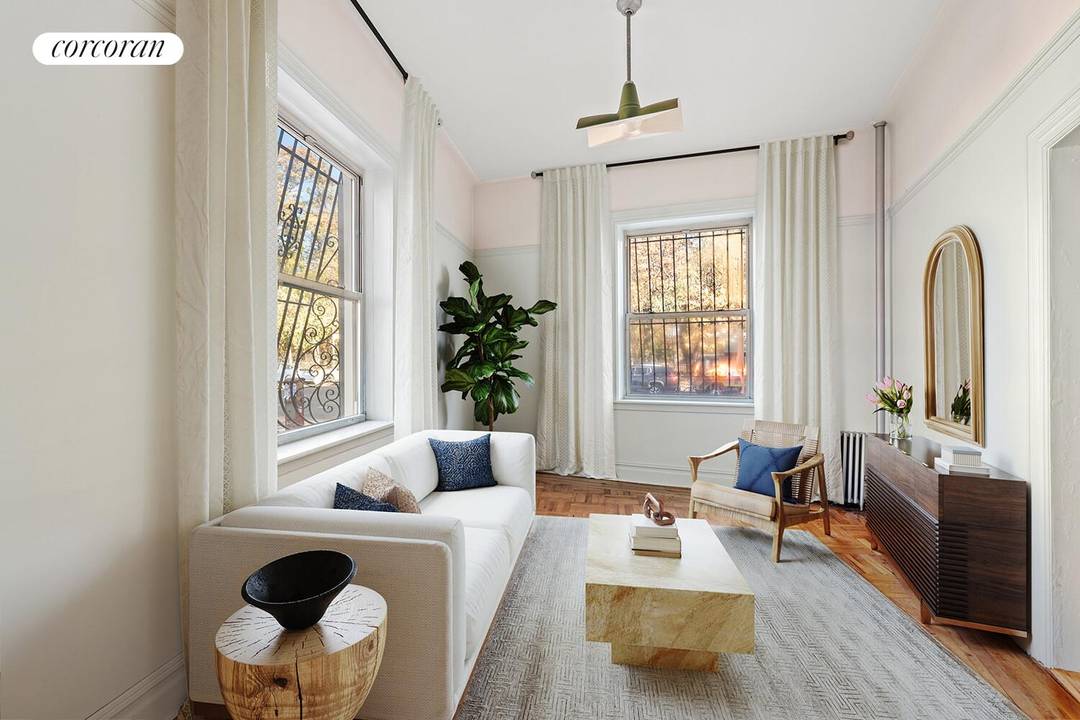 Welcome to the Algonquin, one of Windsor Terraces' most sought after co op buildings !