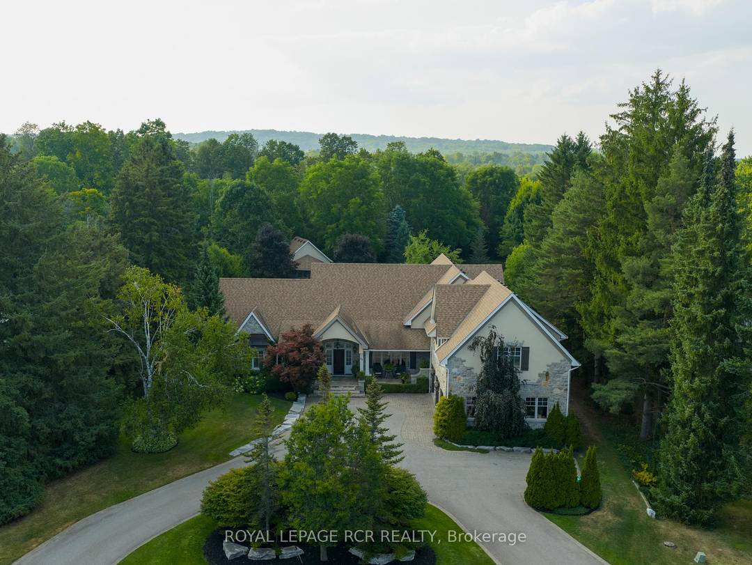 Timeless elegance meets impeccable craftsmanship in this stunning Cheltenham estate.