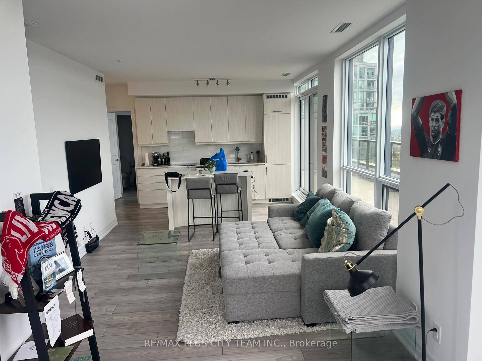 Experience modern urban living in this spacious 2 bedroom, 2 bathroom corner suite at Edge Tower 1, perfectly situated in the heart of Mississauga.