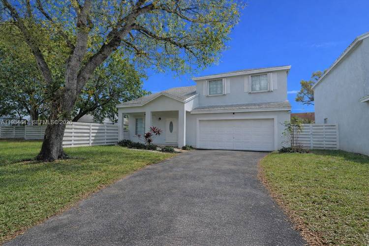 Welcome to your new home in the heart of Country Walk !