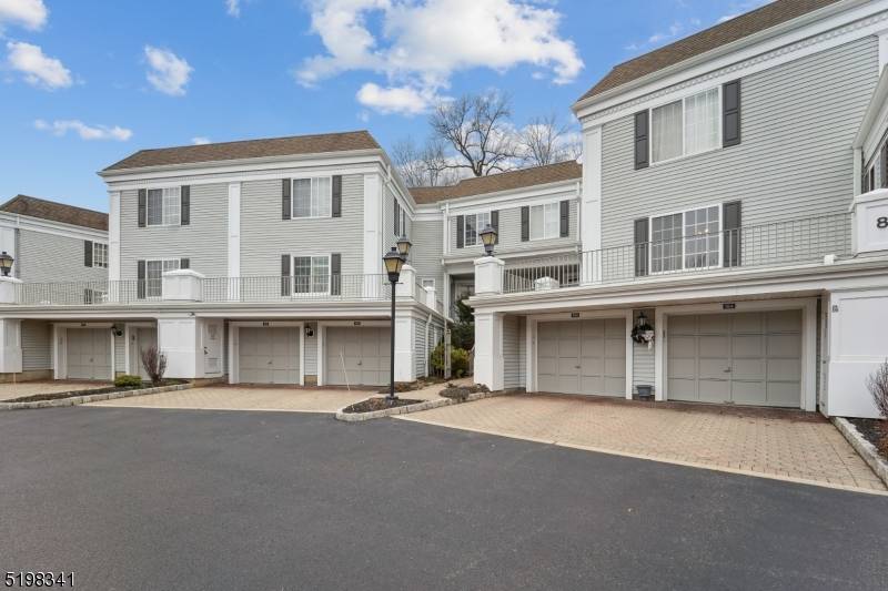 Welcome to this spacious 3 bedroom townhome located in Sutton Woods community.
