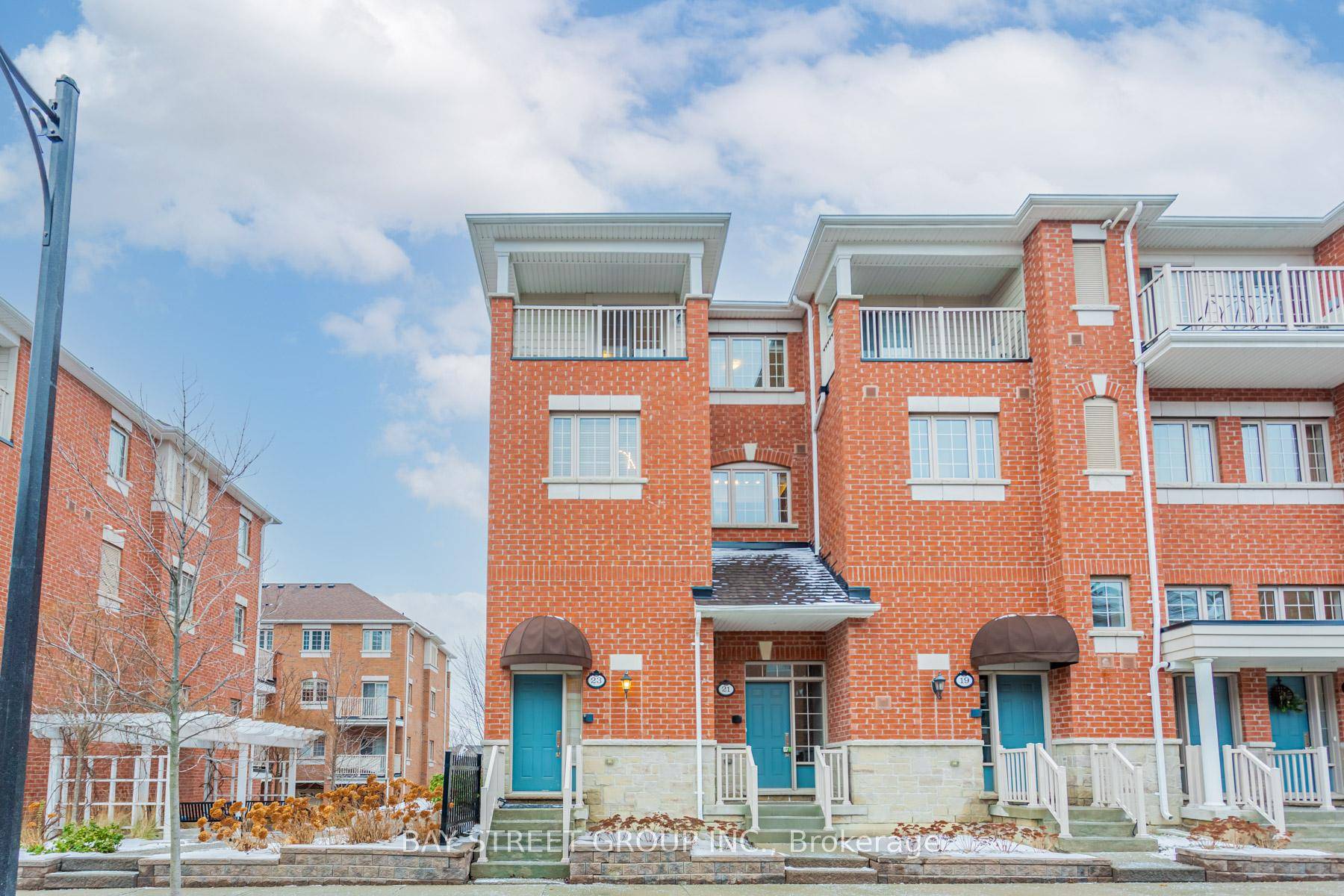 Check Out the Virtual Tour Bright and Spacious 3 Bedroom End Unit Townhouse in a High Demand Community !