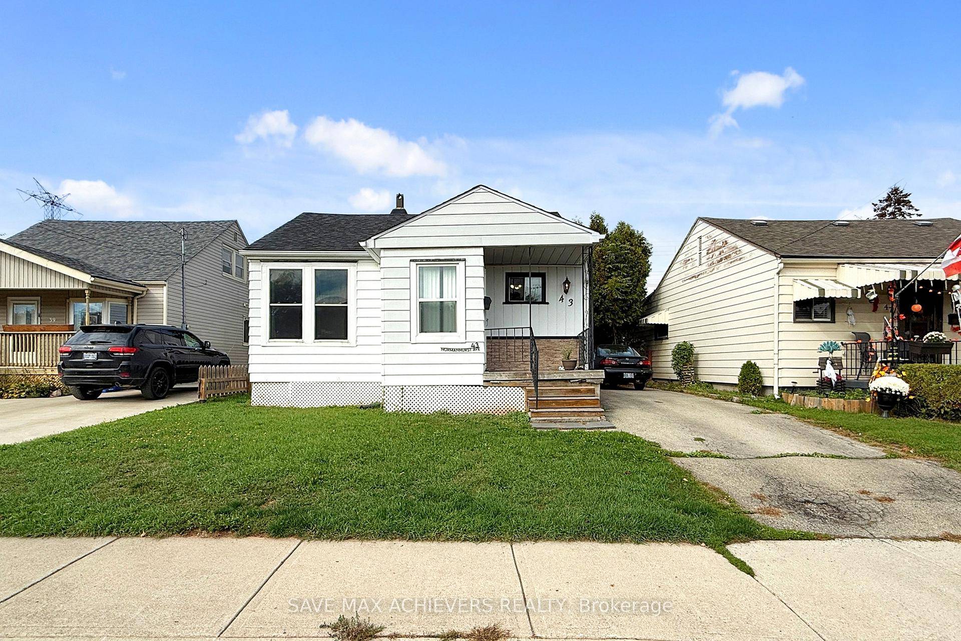 Home Located in central Hamilton !