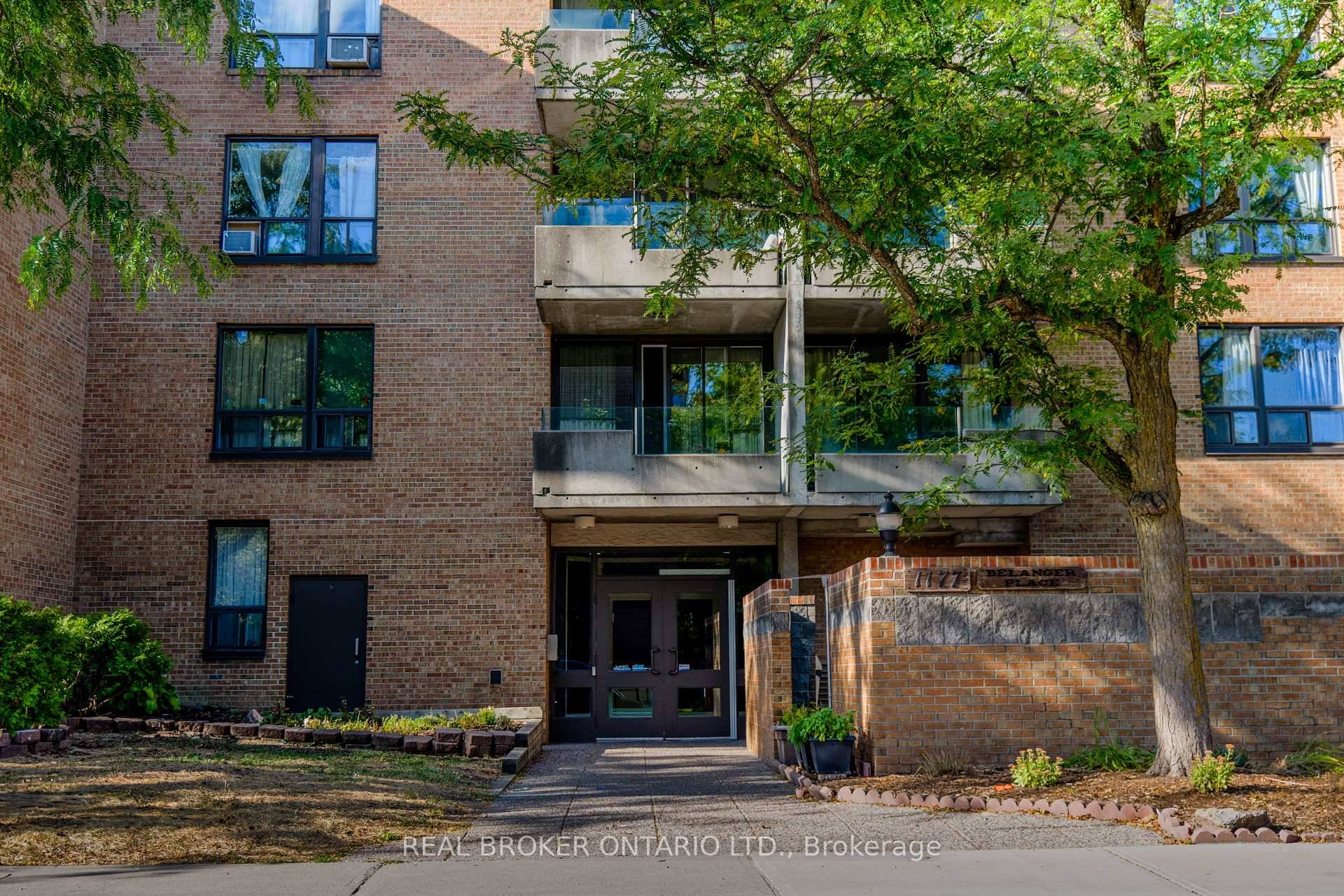 Bright and spacious 2 bedroom condo available immediately a prime location just steps from Billings Bridge and Old Ottawa South home to some of Ottawa's best restaurants, shops and cafes.