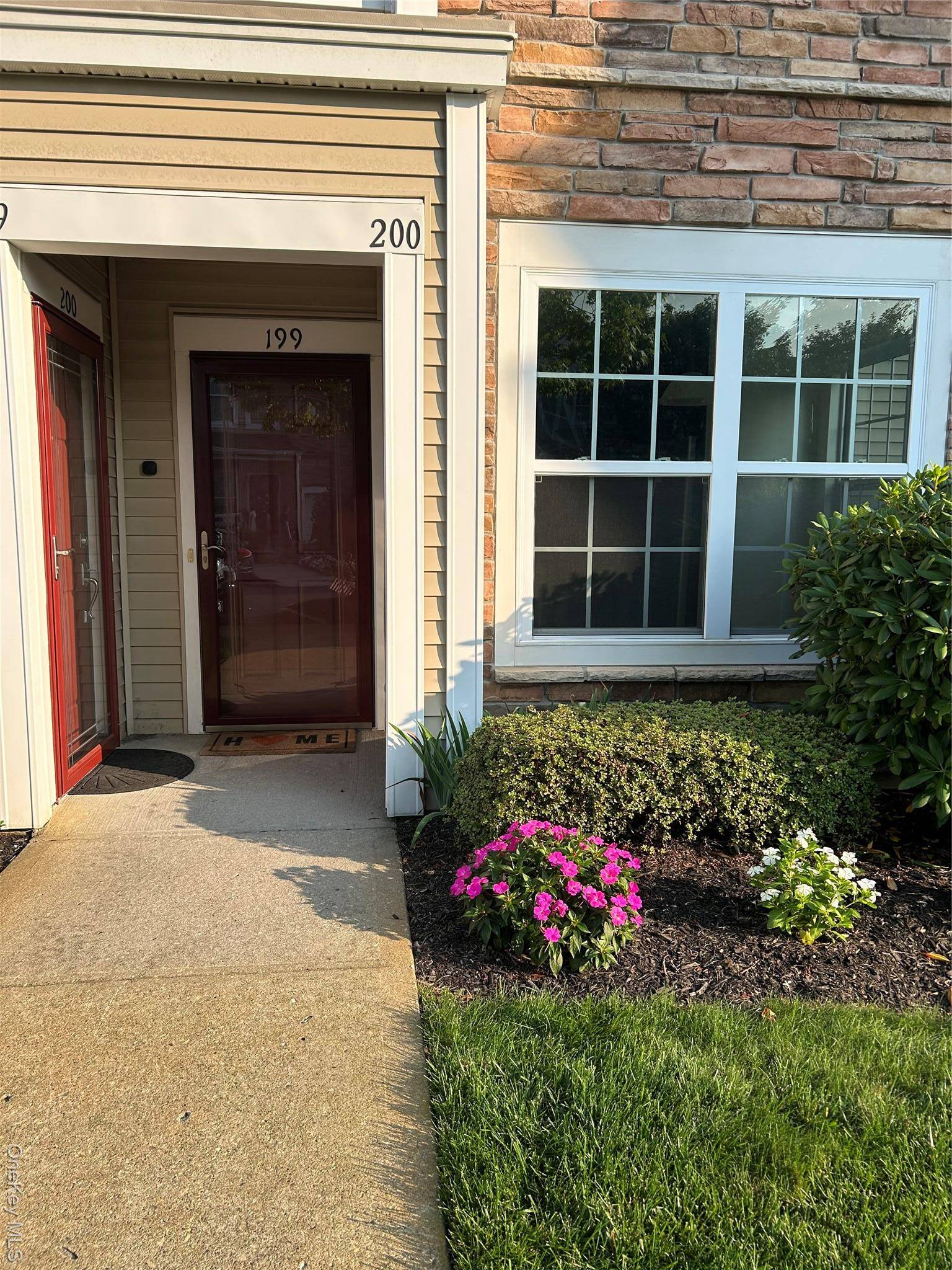 Beautiful amp ; Meticulous corner unit main floor living, Featuring Updated Eik, stainless steel appliances, pantry.
