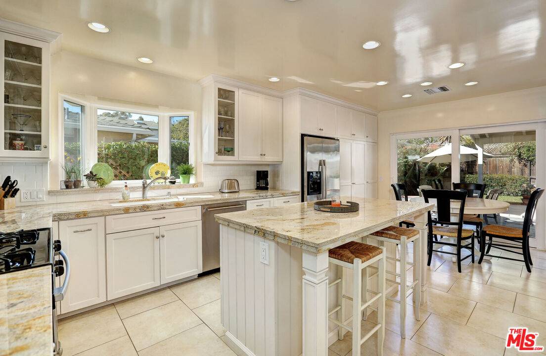 11325 ELDERWOOD ST 3BR Brentwood La